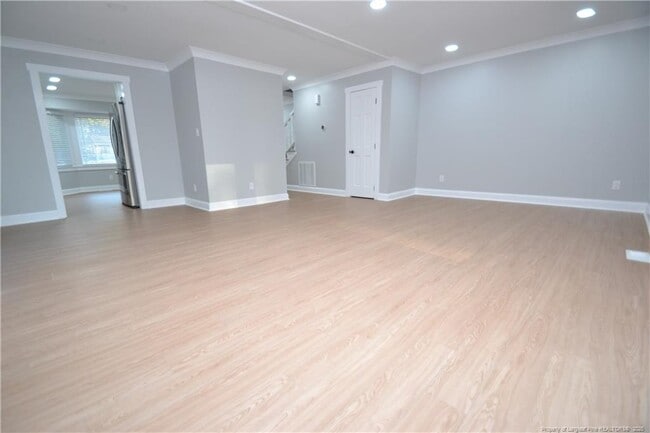 Building Photo - 942 Athens Dr
