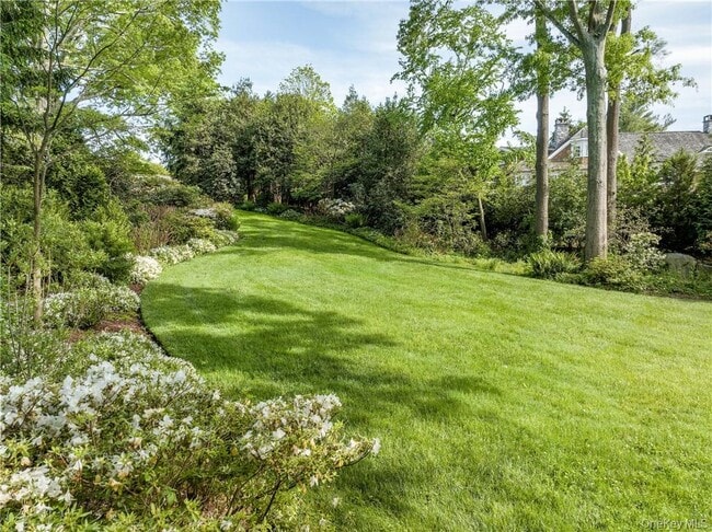 Building Photo - 11 Sunset Ln