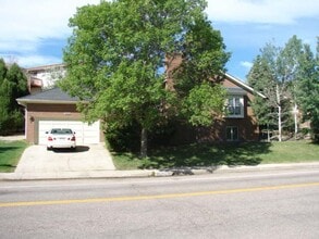 Building Photo - 6840 Delmonico Dr