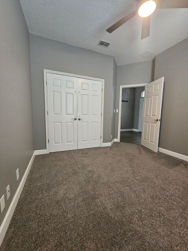 Building Photo - Victoria Park 3 Bedroom Home in Deland