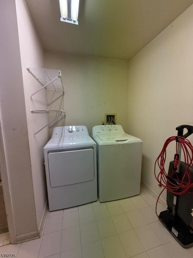 Building Photo - 5111 Austin Ct
