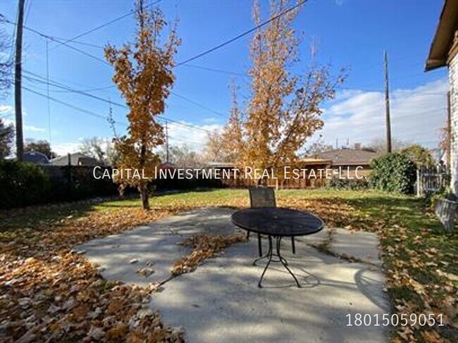 Building Photo - 1126 Crandall Ave S