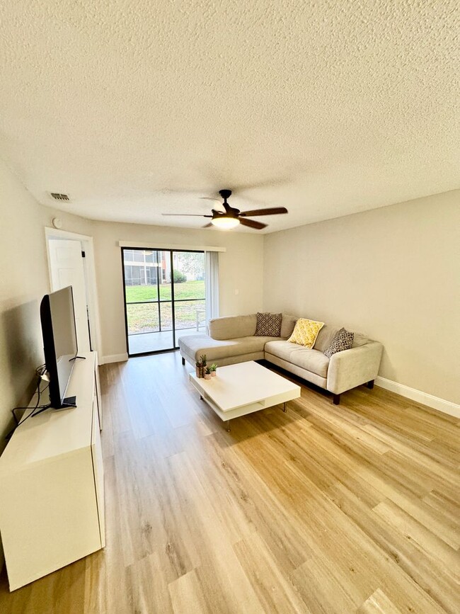 Building Photo - Dr. Phillips 3 Bed 2 Bath For Rent at soug...