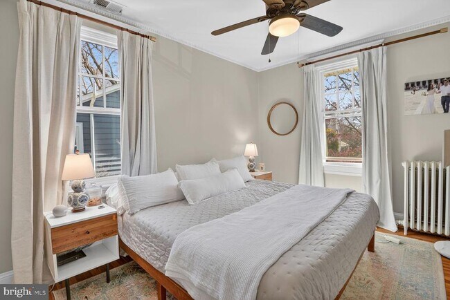 Building Photo - 3365 Runnymede Pl NW