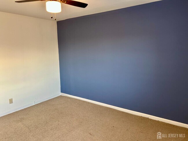 Building Photo - 22 Roselle Ave