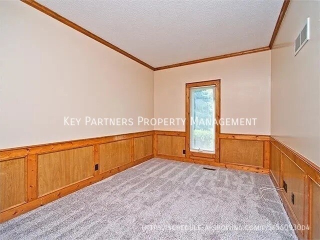 Building Photo - 14281 S Arapaho Dr