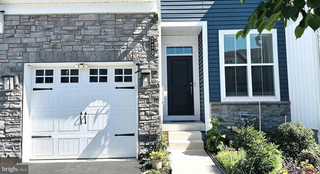 Building Photo - 229 Wynstone Ct