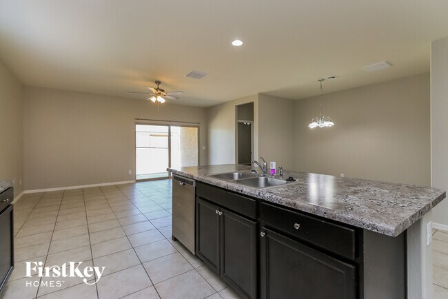 Building Photo - 11376 E Sunflower Ln