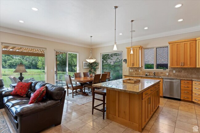 Building Photo - 4859 Eagle Ridge Dr