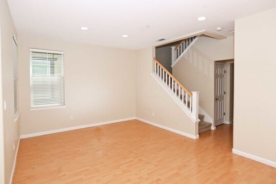 Building Photo - 444 Chestnut St,Brentwood