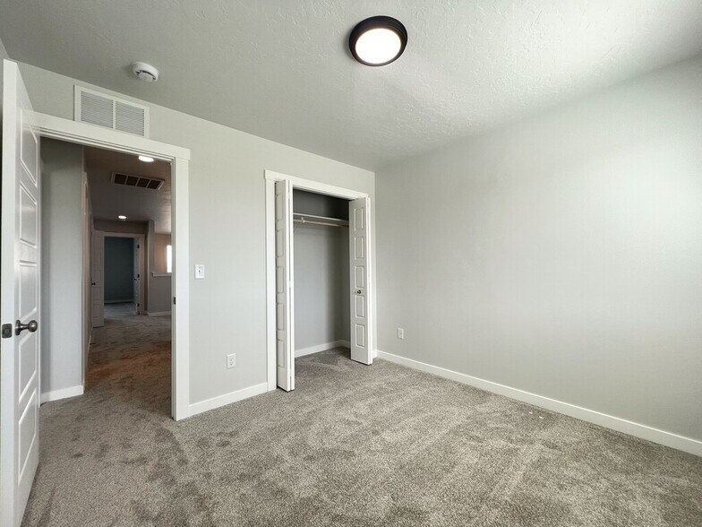 Building Photo - 3089 E Mossy Creek Dr