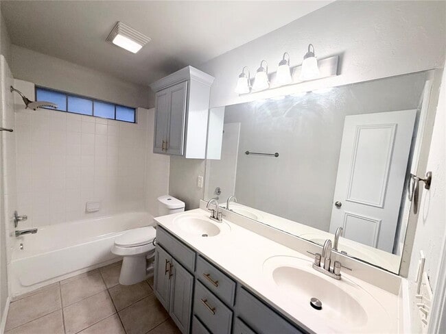 Building Photo - 10616 NW 40th Terrace