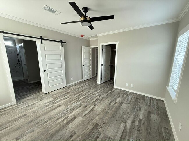 Building Photo - 3618 Vine Trl