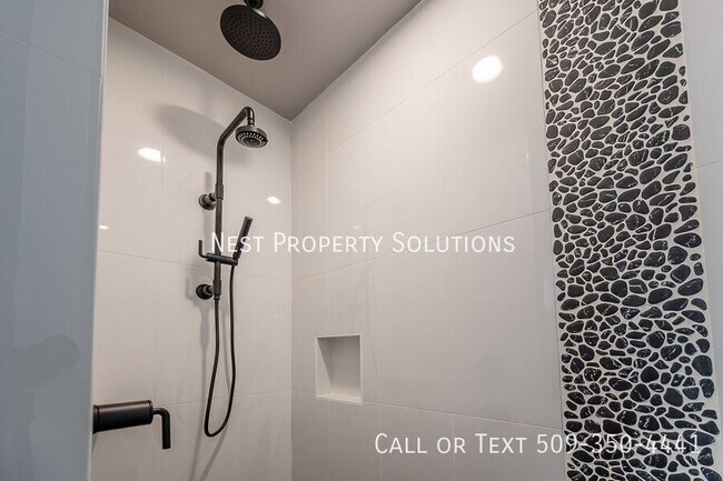 Building Photo - 1315 NE Nanto-A