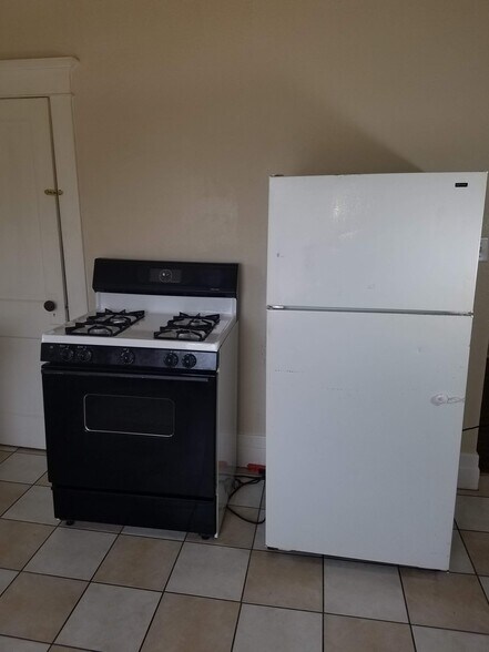 Building Photo - 218 Hammond Ave