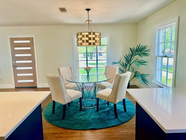 Building Photo - 4406 Airport Blvd