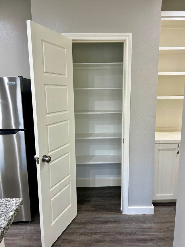 Building Photo - 9811 Leath St