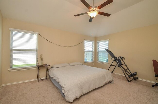 Building Photo - 3615 Sumner Lodge Dr