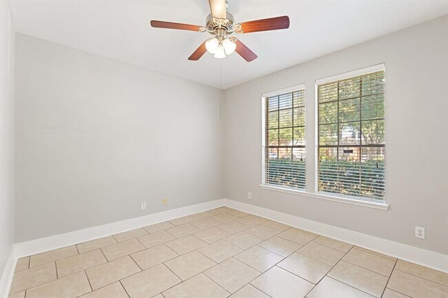 Building Photo - 16727 Sonoma Del Norte Dr