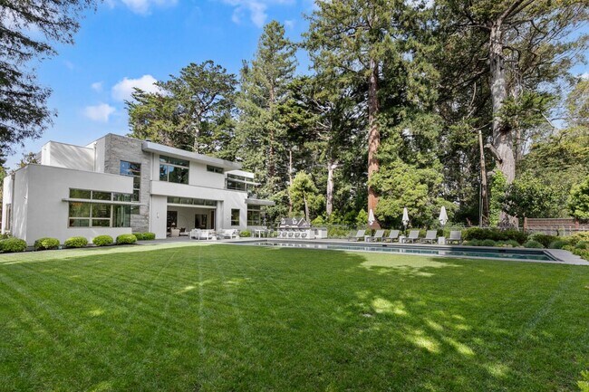 Building Photo - 20 Denham Ct