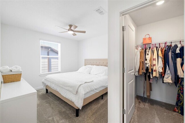 Building Photo - 6214 Golden Bch Dr