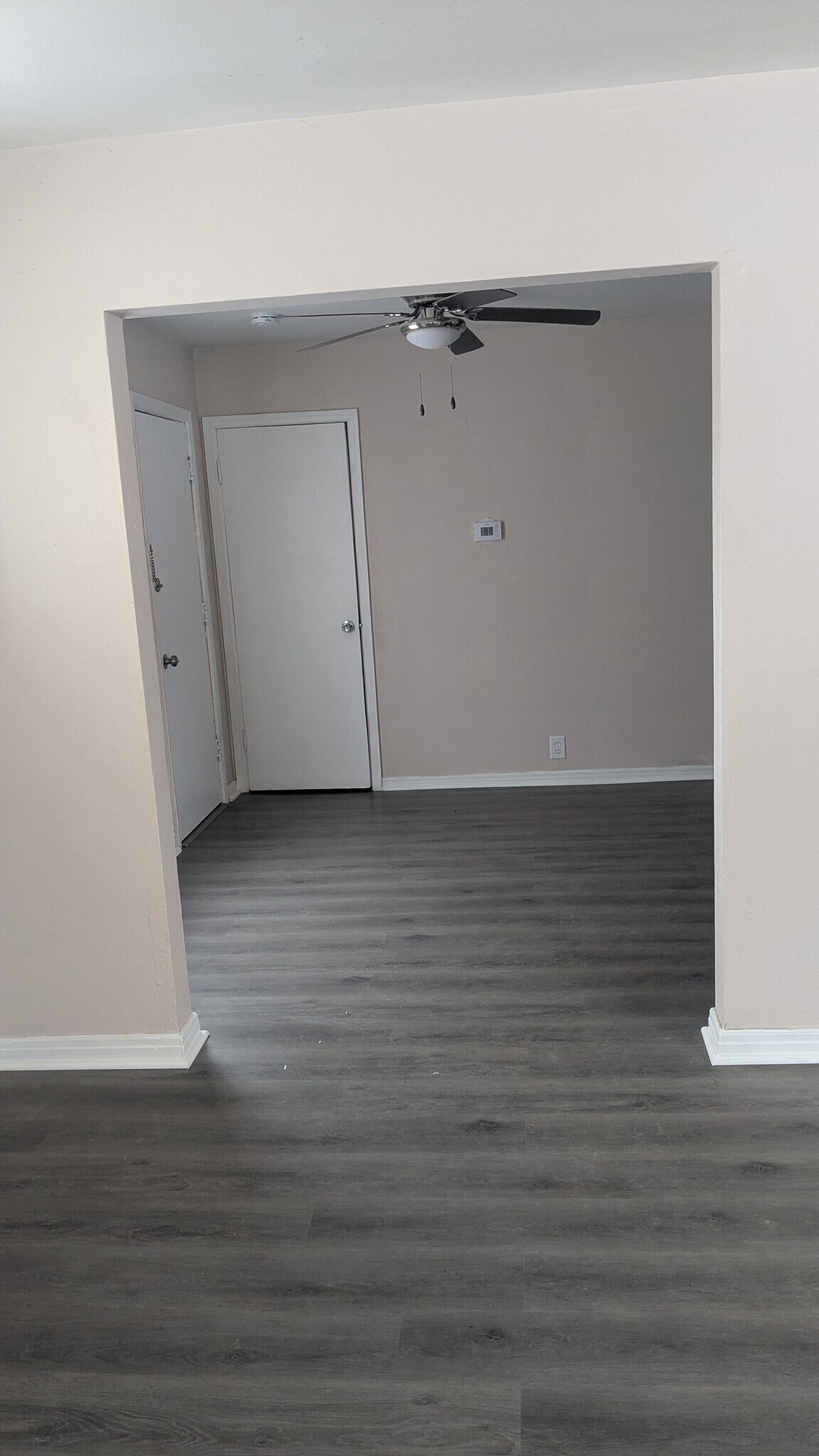 Building Photo - 6504 Lillian Ave