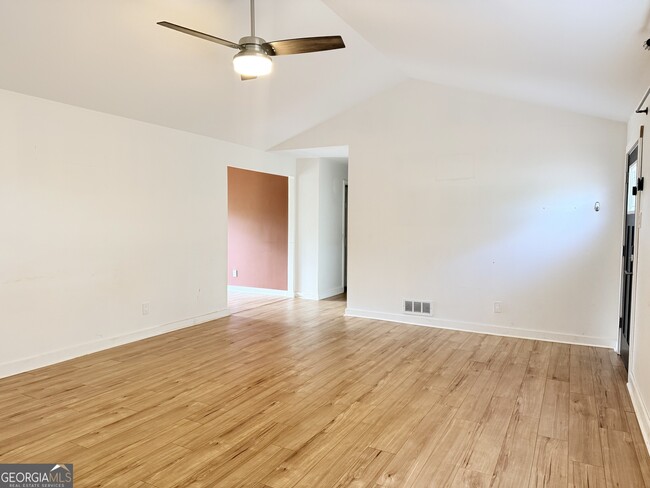 Building Photo - 239 Pope St