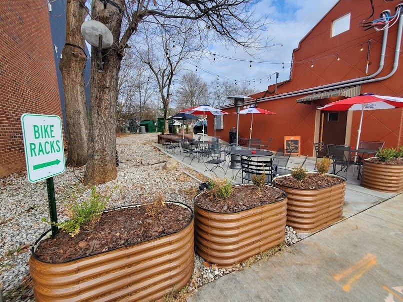 Westwood Outdoor Patio - 375 Inman St SW
