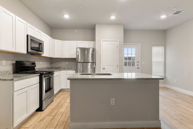 Building Photo - 7314 Savannah Brooks