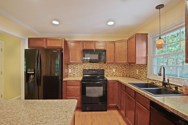 Building Photo - 948 Ficklen Rd