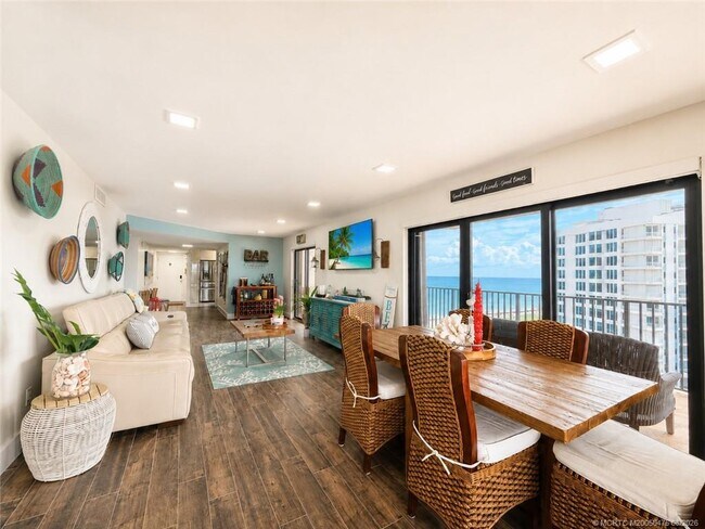 Building Photo - 10044 S Ocean Dr