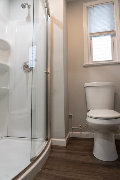 Building Photo - 22 Chapman St