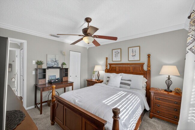 Building Photo - 202 Pinecrest Cir