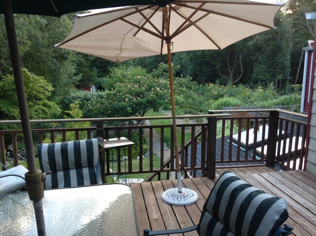 Building Photo - 155 Oakfield Ave