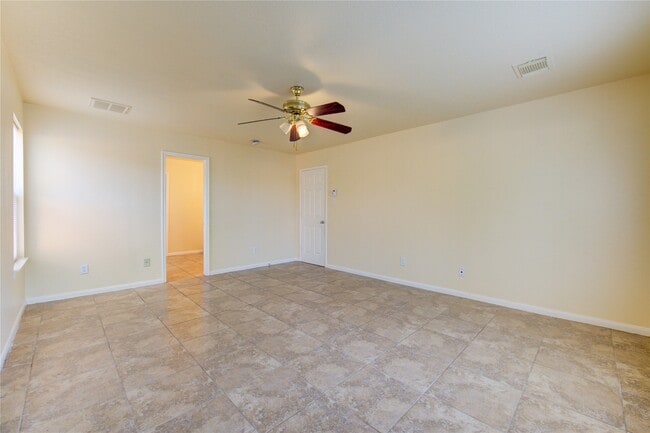 Building Photo - 6422 Mildenhall Ct