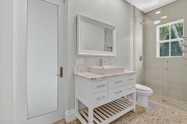 Building Photo - 200 NW 10th St