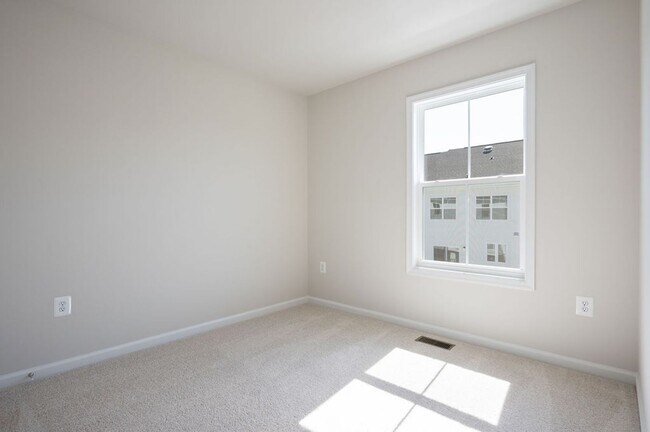 Building Photo - 2864 Sweetbay St