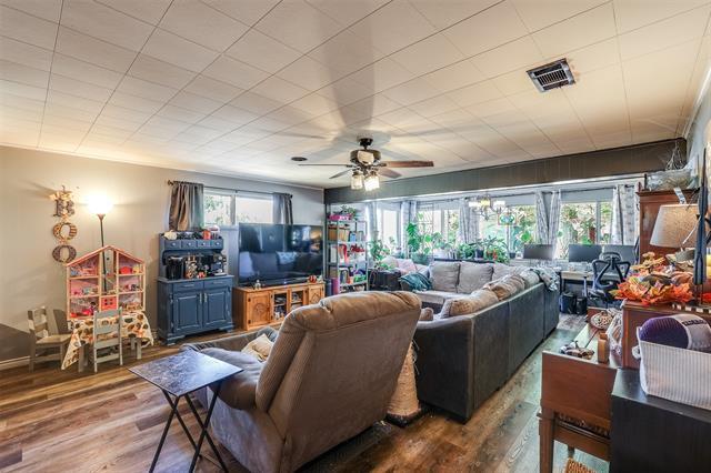 Building Photo - 9849 Shawnee Ln