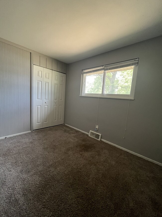Building Photo - 4200 Shirley Dr