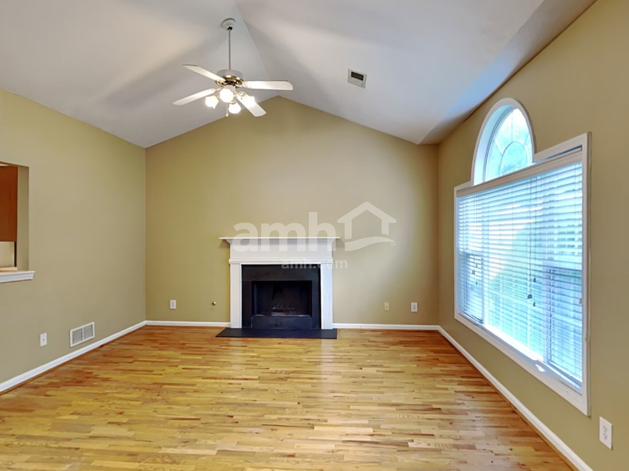 Building Photo - 2766 Lake Park Rdg E