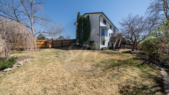 Building Photo - Remodeled Gem in Briargate