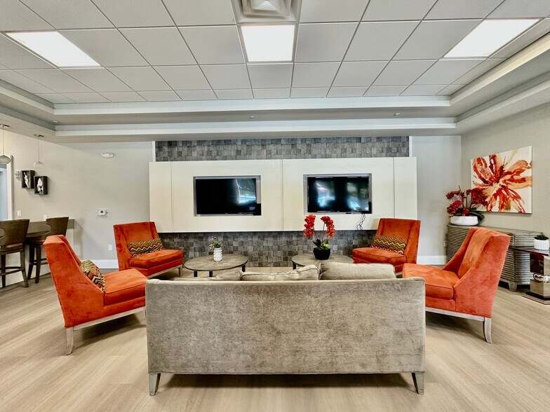 Building Photo - 1823 Alameda Dr