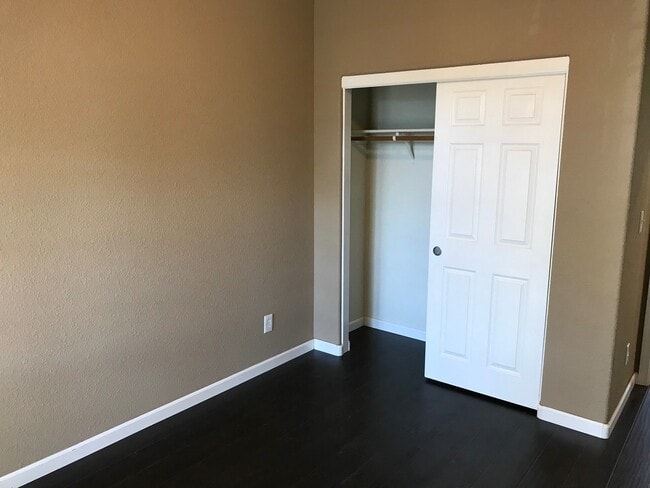 Building Photo - Beautiful 4 Bedroom, 2.5 Bath Mountain House Home