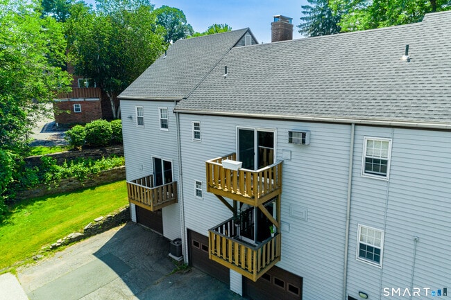 Building Photo - 54 Willieb St