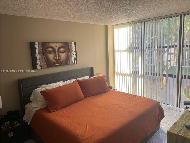 Building Photo - 17021 N Bay Rd