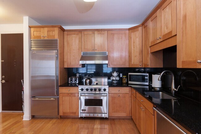 Building Photo - 20 Ave at Port Imperial