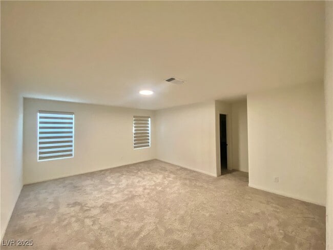 Building Photo - 5706 Holbeche St