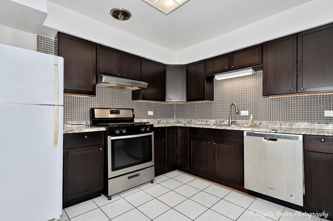 Building Photo - 43 E Judith Ann Dr