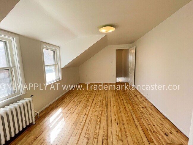 Building Photo - 763 Manor St