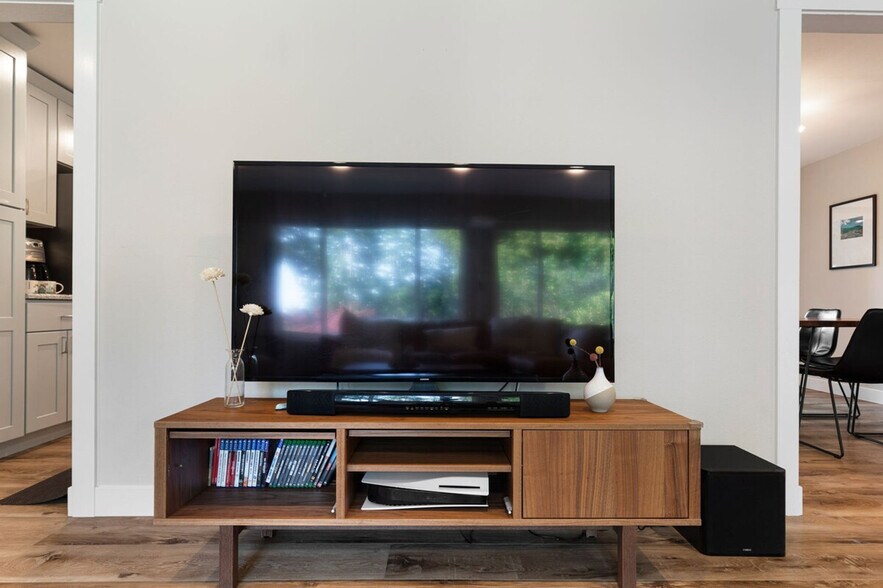 Building Photo - 13829 NE 74th St